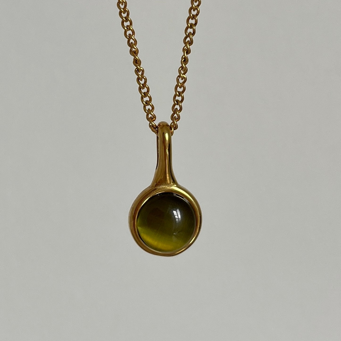 Green Cat's Eye Stone Pendant Necklace