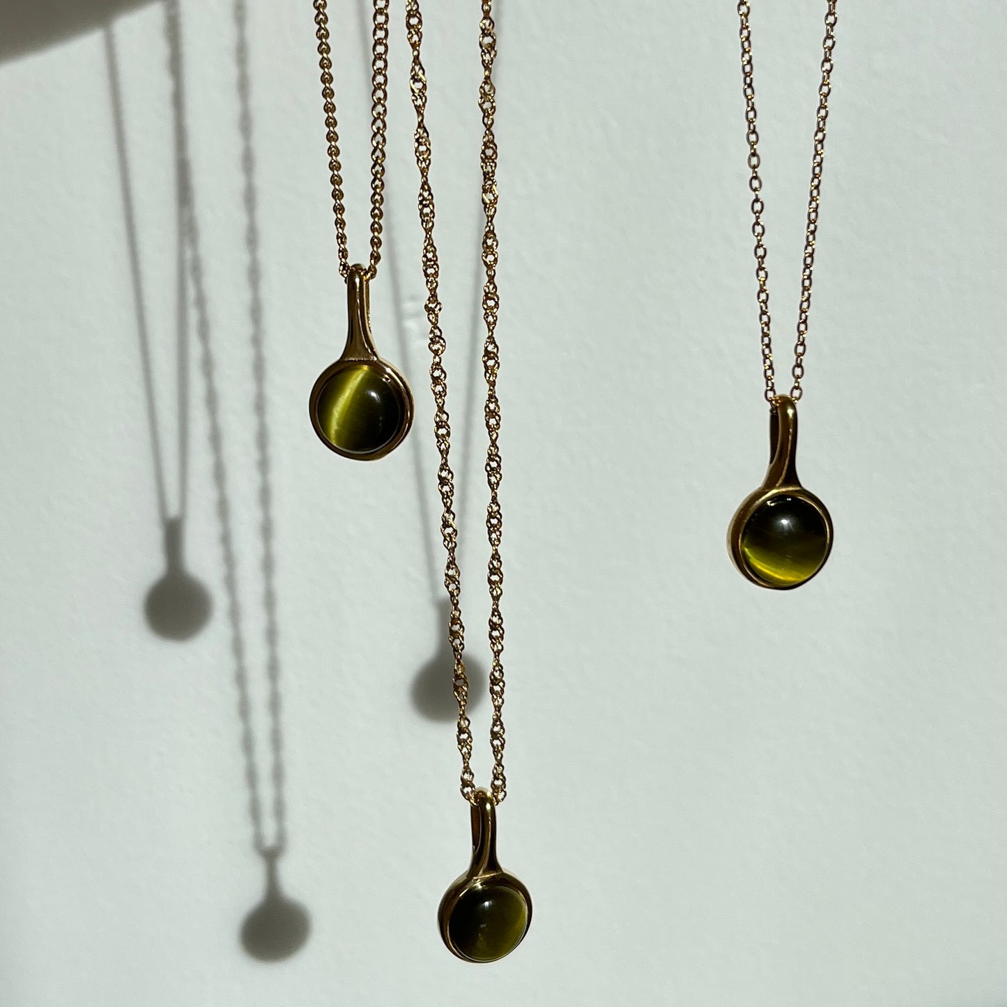 Green Cat's Eye Stone Pendant Necklace